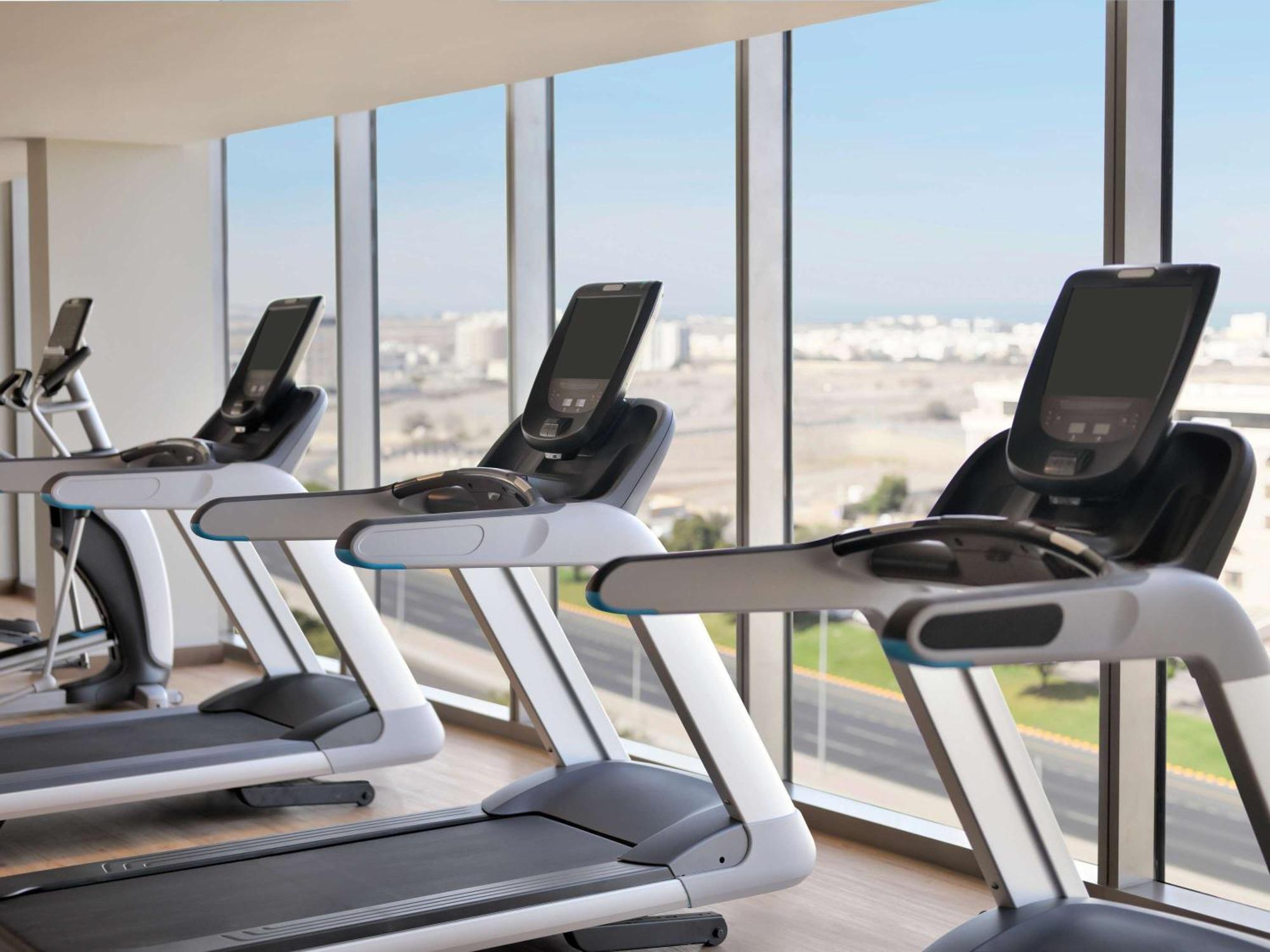 Moevenpick Hotel & Apartments Ghala Маскат Екстер'єр фото The gym at the hotel